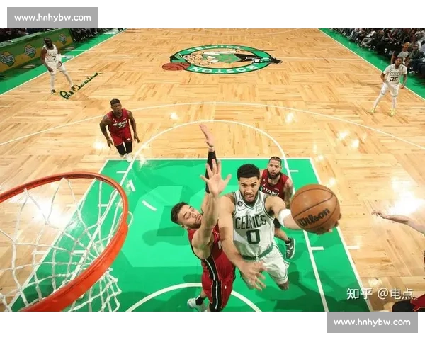 热火逆袭凯尔特人加时取胜 双方激战呈现极限对抗精彩瞬间